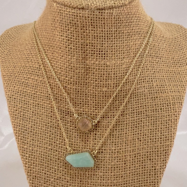 CI Necklace Gold And Natural Stone New 20$